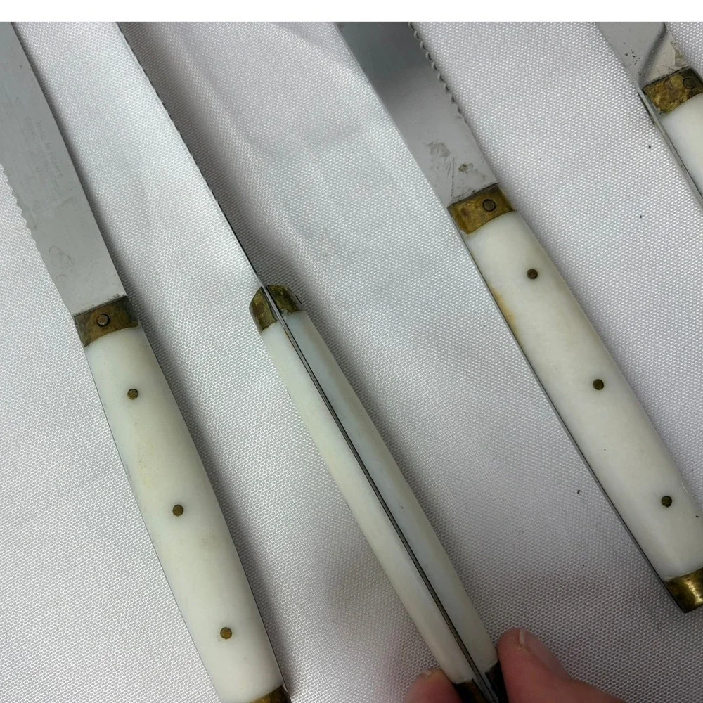 Vintage French Steak Knives Set of 4 Serrated Stainless Steel Cream Handles‎